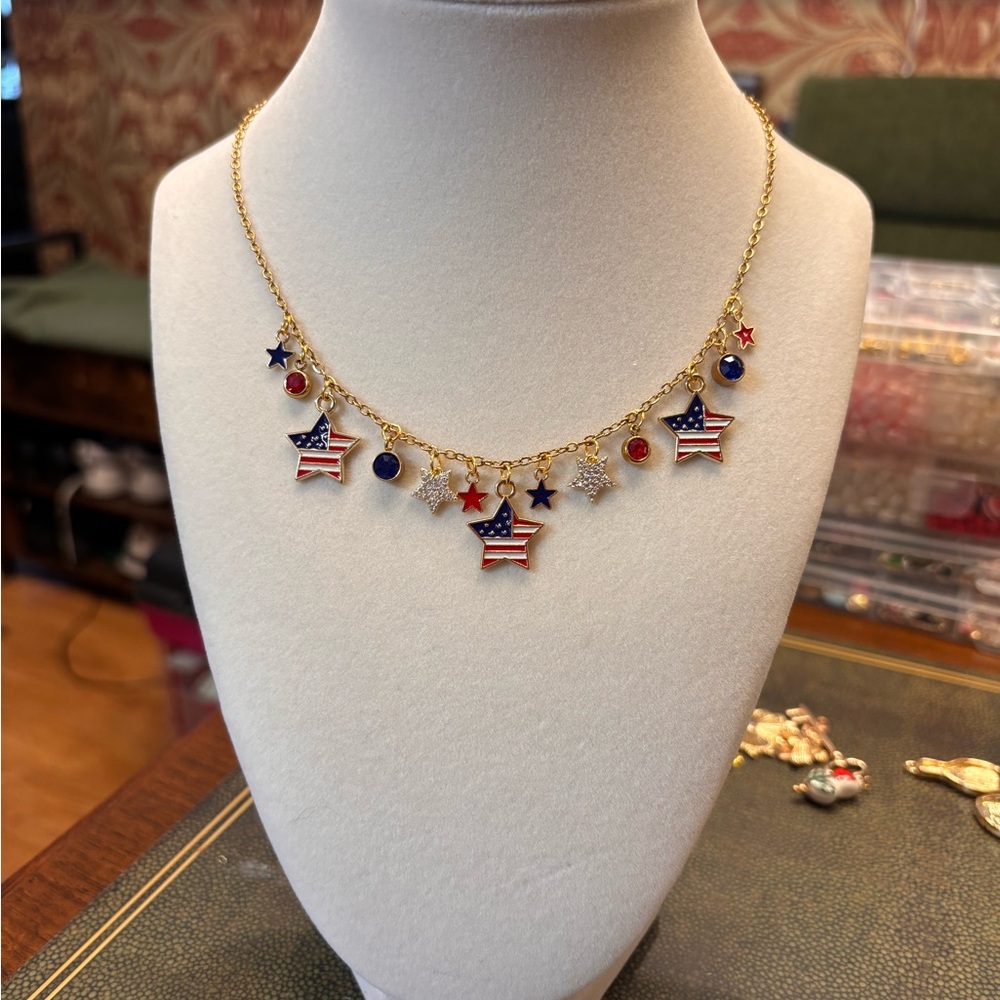 3pc New adjustable flag Star Charm Necklace with matching earrings!